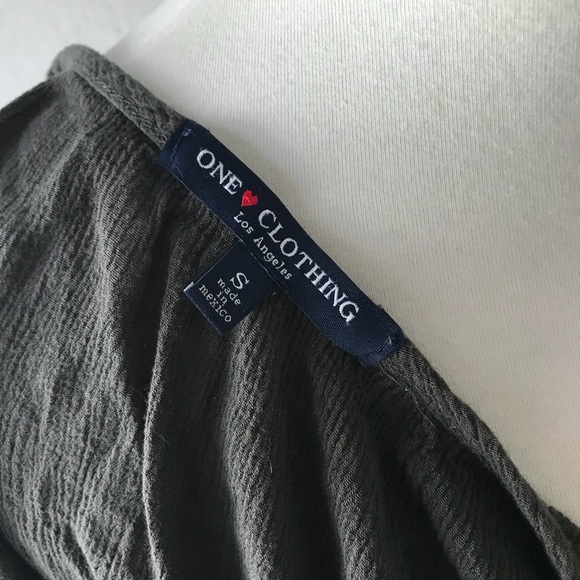 Off the Shoulder Crop Top - Picture 5 of 8